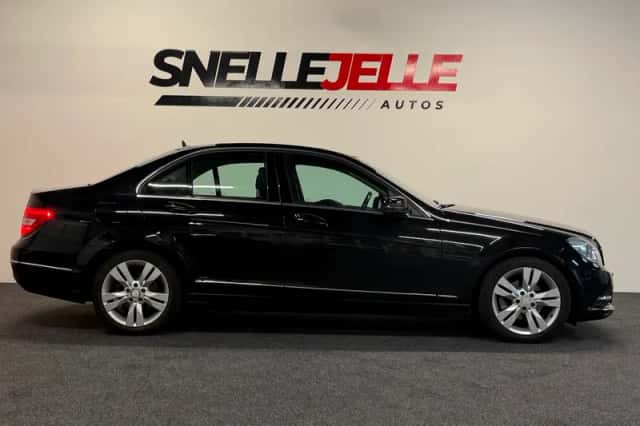 Mercedes-Benz C-Klasse (2012) thumbnail 2