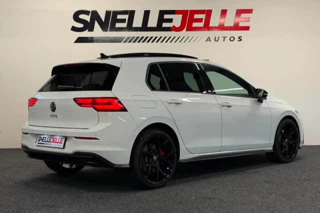 Volkswagen Golf (2022) thumbnail 3