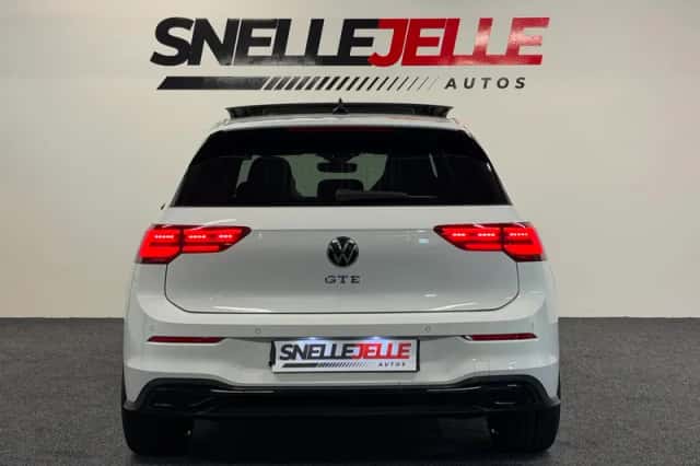 Volkswagen Golf (2022) thumbnail 4