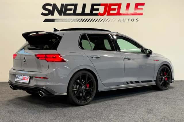 Volkswagen Golf (2023) thumbnail 3