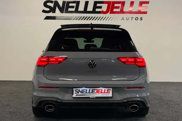 Volkswagen Golf (2023) thumbnail 4