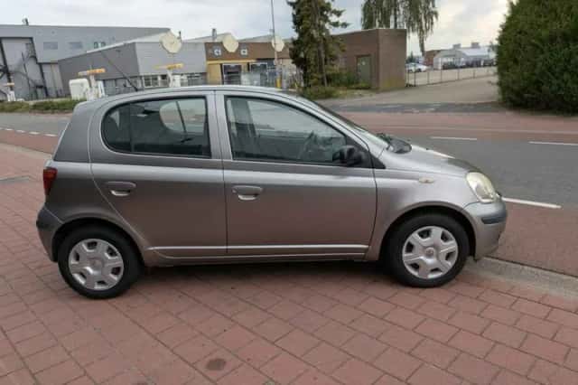 Toyota Yaris (2004) thumbnail 6