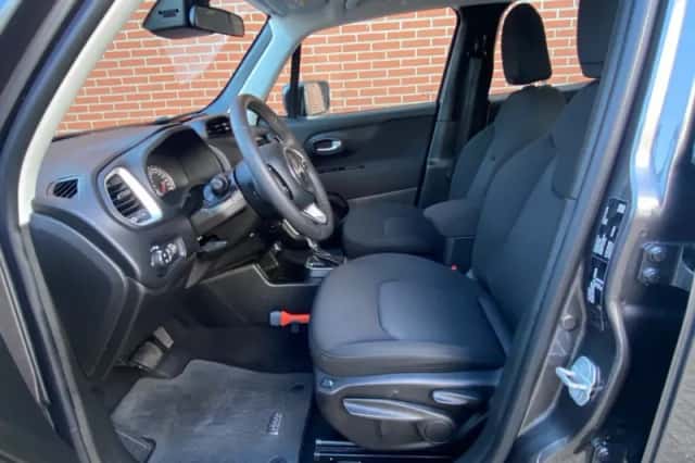 Jeep Renegade (2020) thumbnail 6