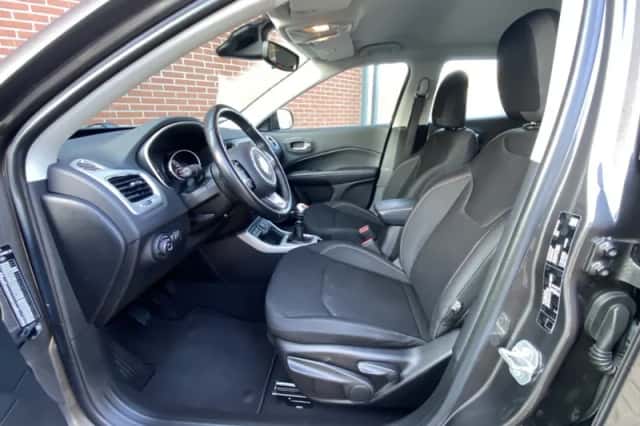 Jeep Compass (2021) thumbnail 6