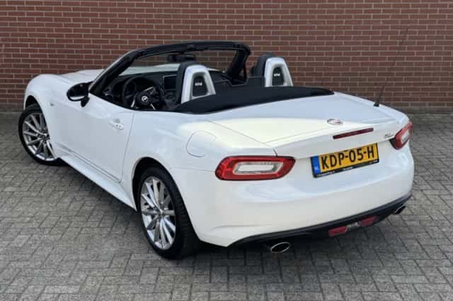 Fiat 124 Spider (2019) thumbnail 5