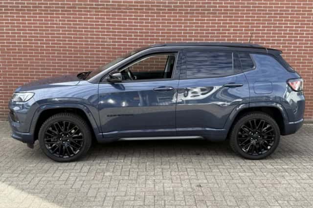 Jeep Compass (2022) thumbnail 3