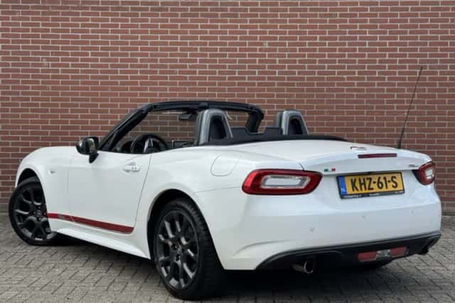 Fiat 124 Spider (2019) thumbnail 4