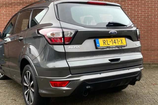Ford Kuga (2018) thumbnail 5