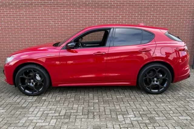 Alfa Romeo Stelvio (2022) thumbnail 3