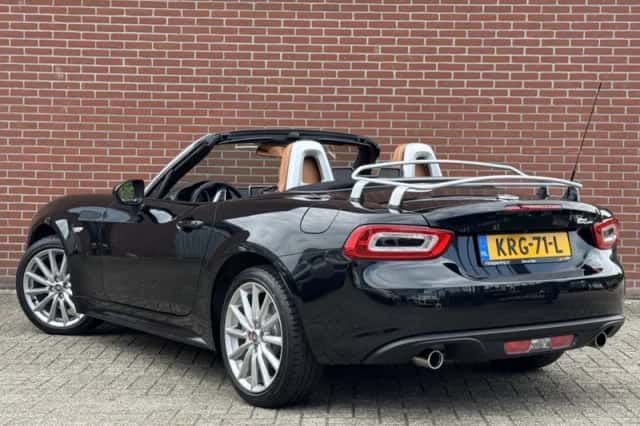 Fiat 124 Spider (2017) thumbnail 4