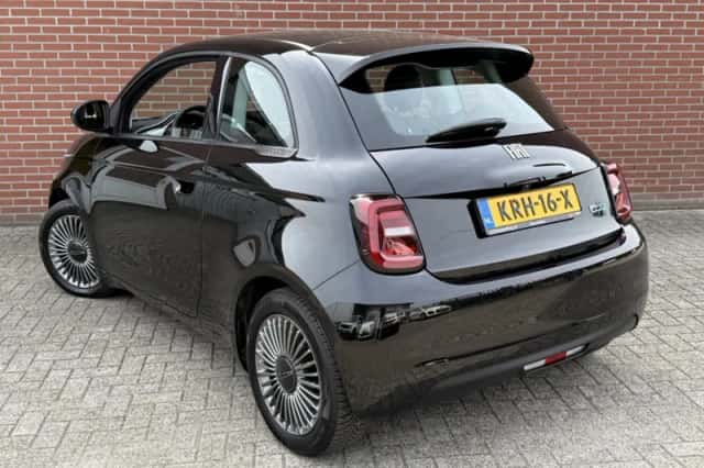 Fiat 500e (2022) thumbnail 4