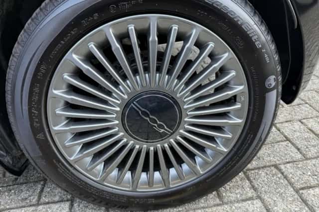 Fiat 500e (2022) thumbnail 5