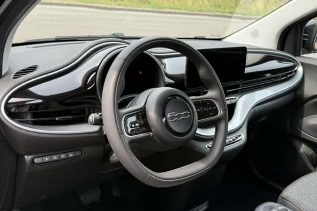 Fiat 500e (2022) thumbnail 6