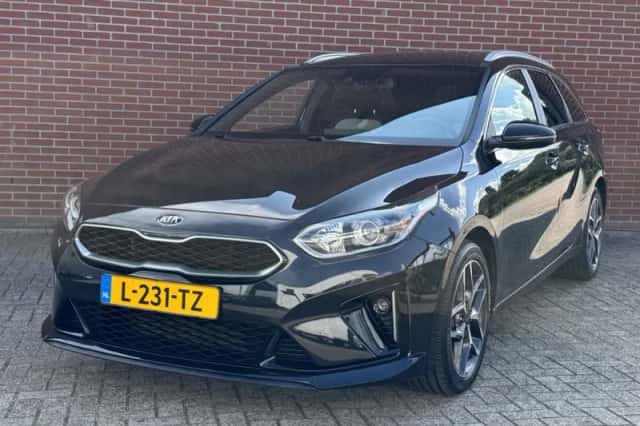 Kia Ceed (2021) thumbnail 2