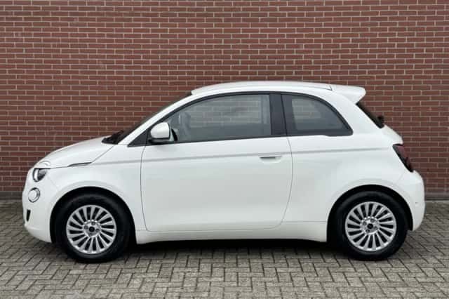 Fiat 500e (2024) thumbnail 3