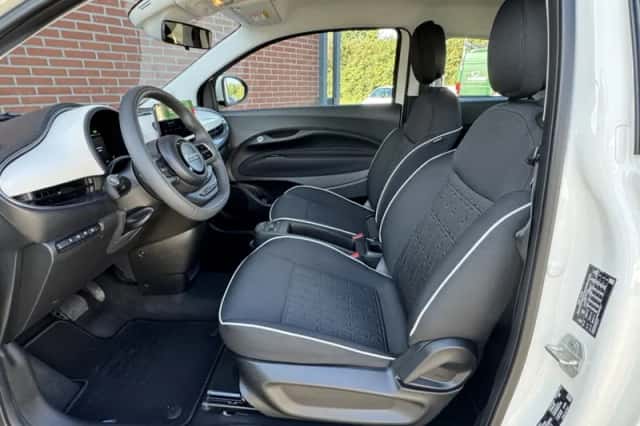 Fiat 500e (2023) thumbnail 5