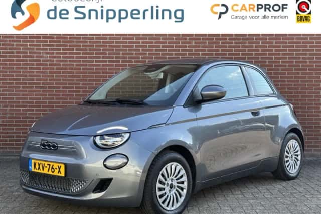 Fiat 500e (2023) thumbnail 1