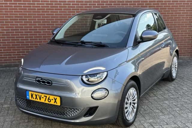 Fiat 500e (2023) thumbnail 3