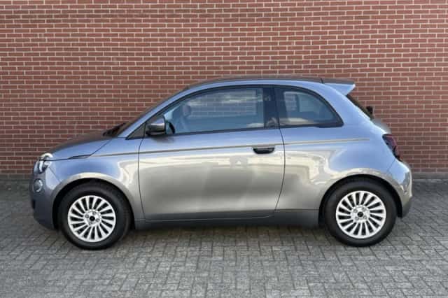Fiat 500e (2023) thumbnail 4