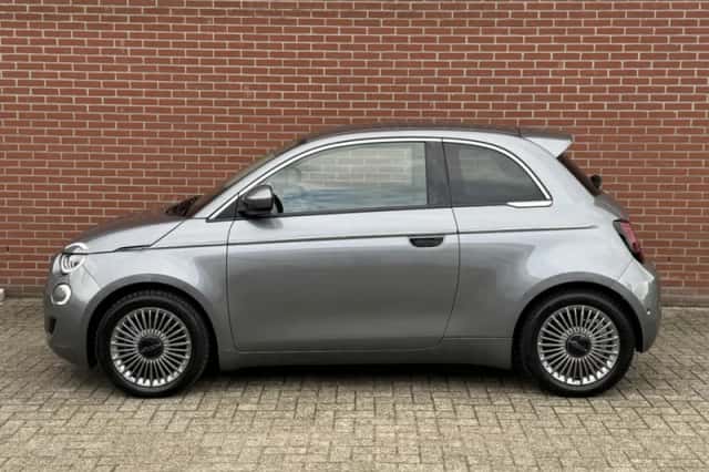 Fiat 500e (2023) thumbnail 3