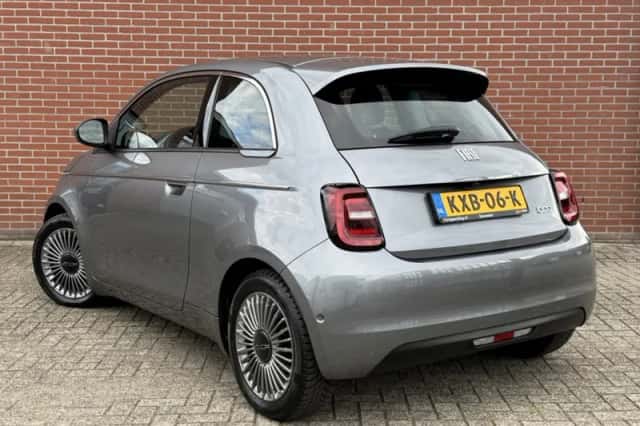 Fiat 500e (2023) thumbnail 4