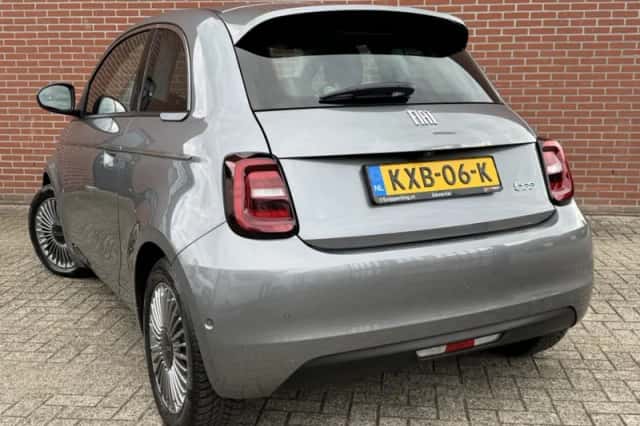 Fiat 500e (2023) thumbnail 5