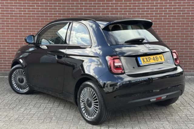 Fiat 500e (2023) thumbnail 4