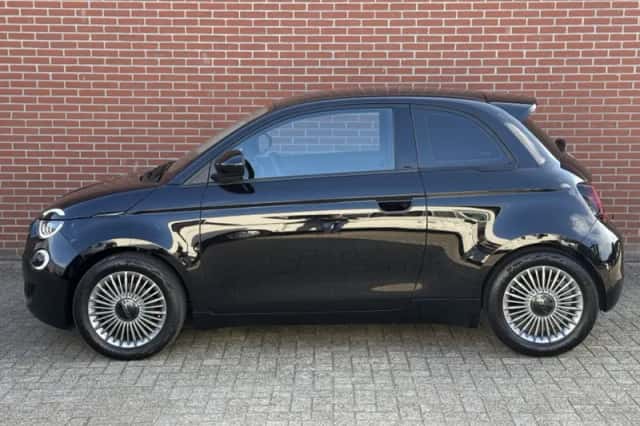 Fiat 500e (2023) thumbnail 3
