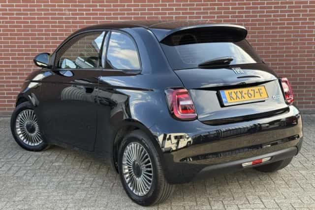 Fiat 500e (2023) thumbnail 4