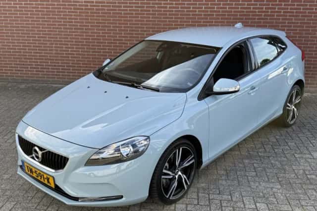 Volvo V40 (2018) thumbnail 2