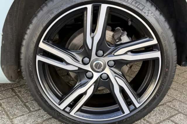 Volvo V40 (2018) thumbnail 6