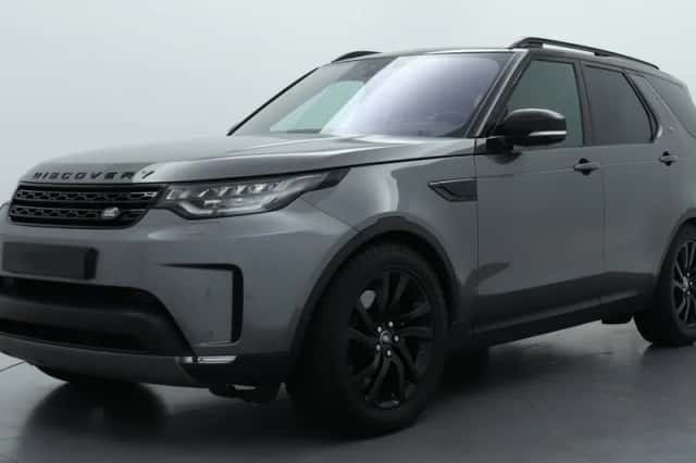 Land Rover Discovery (2017) thumbnail 2