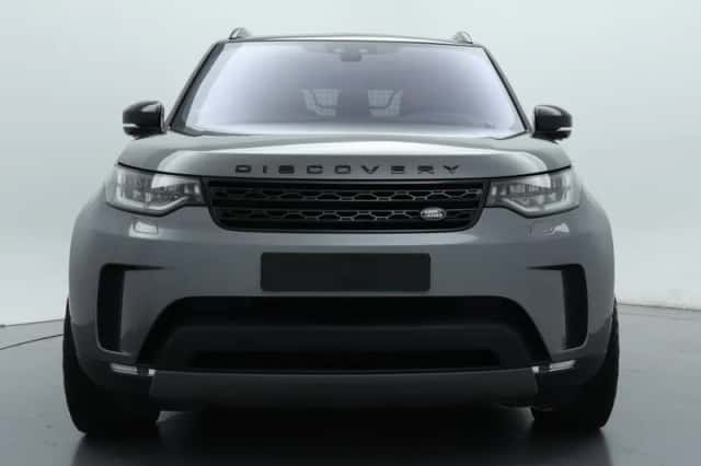 Land Rover Discovery (2017) thumbnail 4