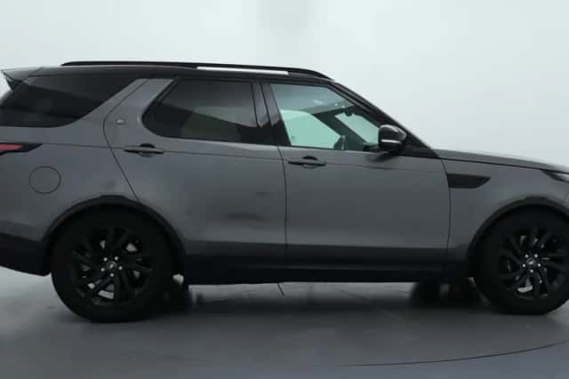 Land Rover Discovery (2017) thumbnail 5