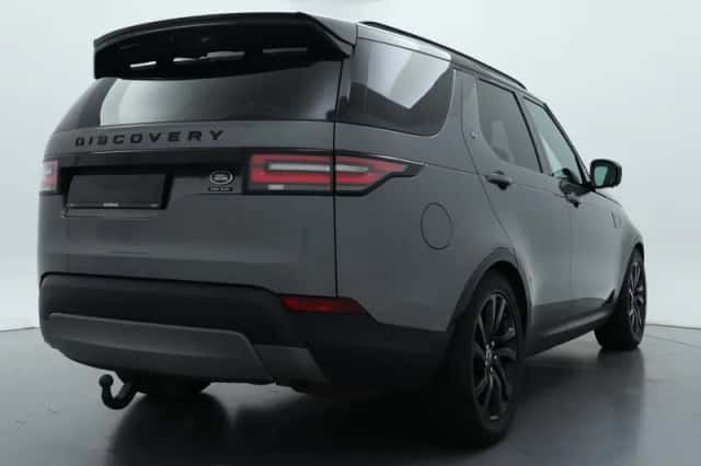 Land Rover Discovery (2017) thumbnail 6