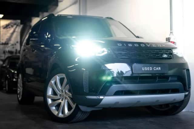 Land Rover Discovery (2019) thumbnail 1