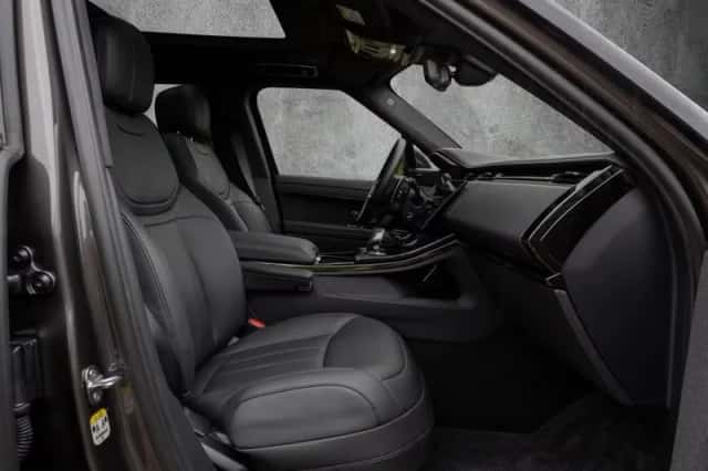 Land Rover Range Rover Sport (2023) thumbnail 3