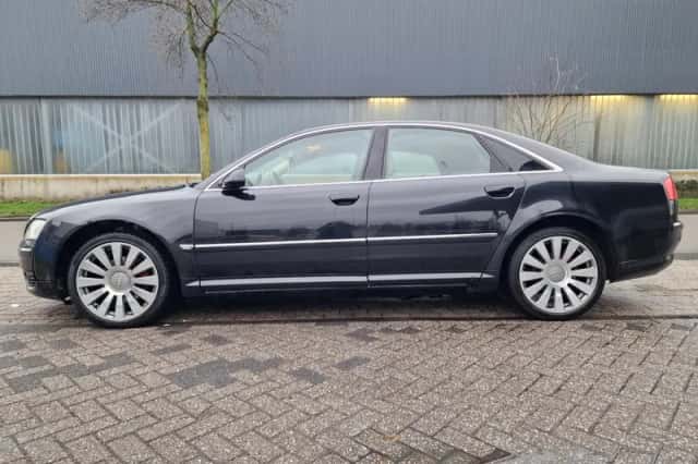 Audi A8 (2007) thumbnail 5