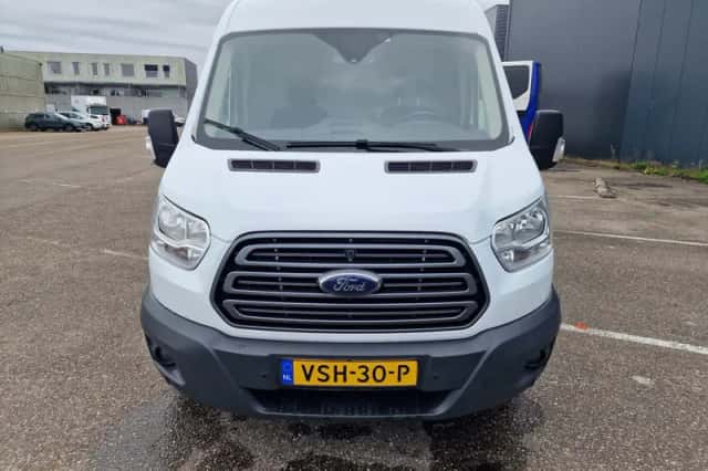 Ford Transit (2018) thumbnail 2