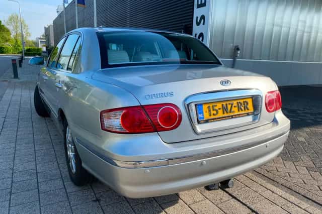 Kia Opirus (2004) thumbnail 3