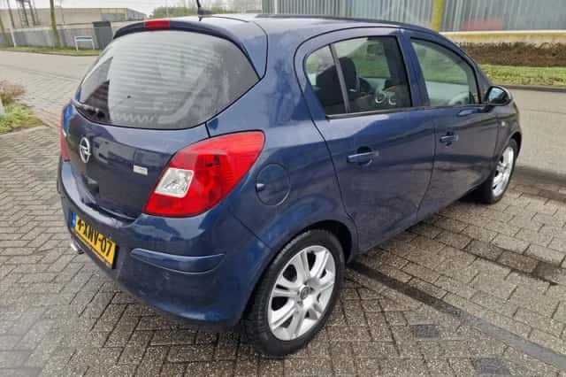 Opel Corsa (2014) thumbnail 6