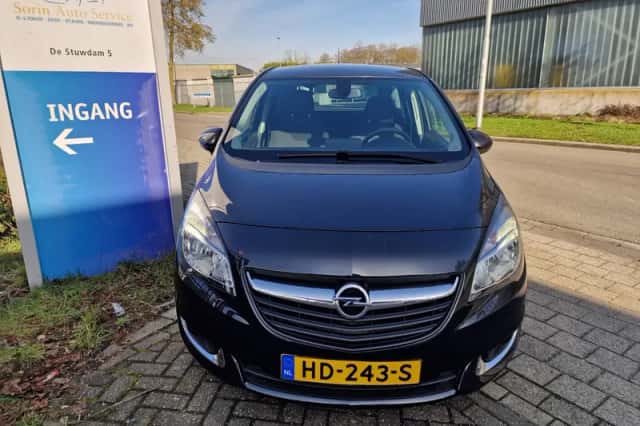 Opel Meriva (2015) thumbnail 2