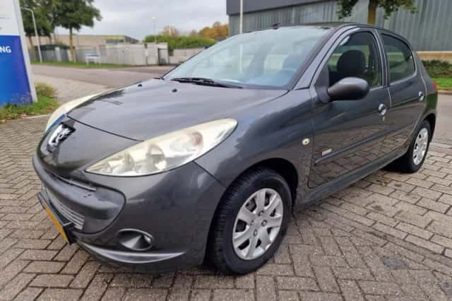 Peugeot 206 (2011) thumbnail 1