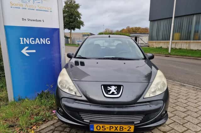Peugeot 206 (2011) thumbnail 2