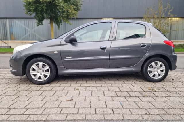 Peugeot 206 (2011) thumbnail 5