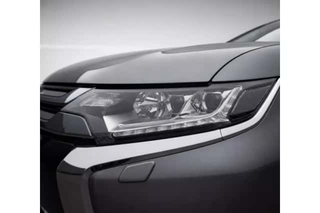 Mitsubishi Outlander (2018) thumbnail 3