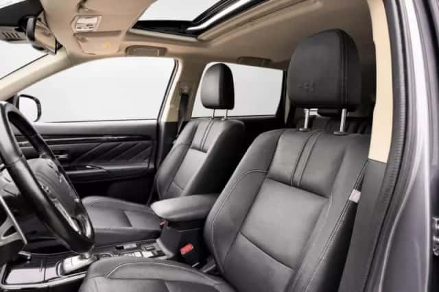 Mitsubishi Outlander (2018) thumbnail 6