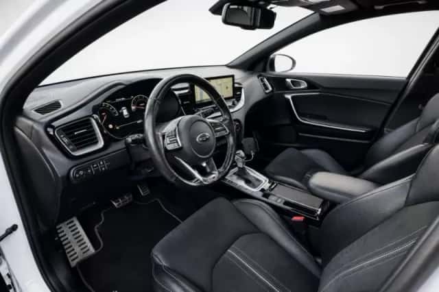 Kia Ceed (2020) thumbnail 2