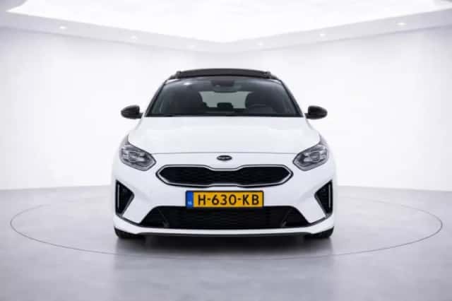 Kia Ceed (2020) thumbnail 4