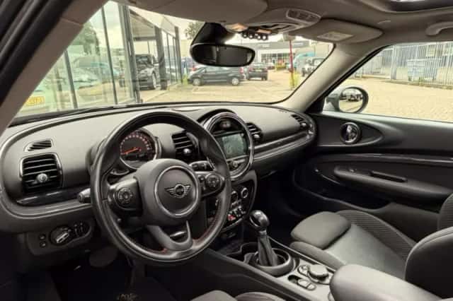 MINI Clubman (2018) thumbnail 2
